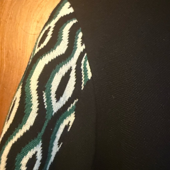 Gabby Skye Black and Green Long Sleeve Dress - Picture 9 of 9